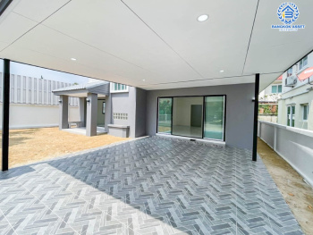 *****บ้านเดี่ยวมือสอง ม.วราภิรมย์ สุขาภิบาล5 หลังมุม เนื้อที่ 88.1 ตร.ว. ฟังก์ชัน 3 ห้องนอน 3 ห้องน้ำ จอดรถได้ 2 คัน บนทำเลเชื่อมต่อหลายเส้นทาง ถ.รามอินทรา ถ.สายไหม และถ.พหลโยธิน ใกล้สนามบินดอนเมือง ทางด่วน "รามอินทรา" และรถไฟฟ้าสายสีเขียว "สถานีสายหยุด"